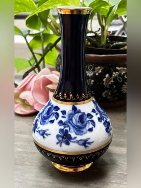 Vintage Cobalt Vase with Gold Accents, Royal Porzellan Bavaria KPM